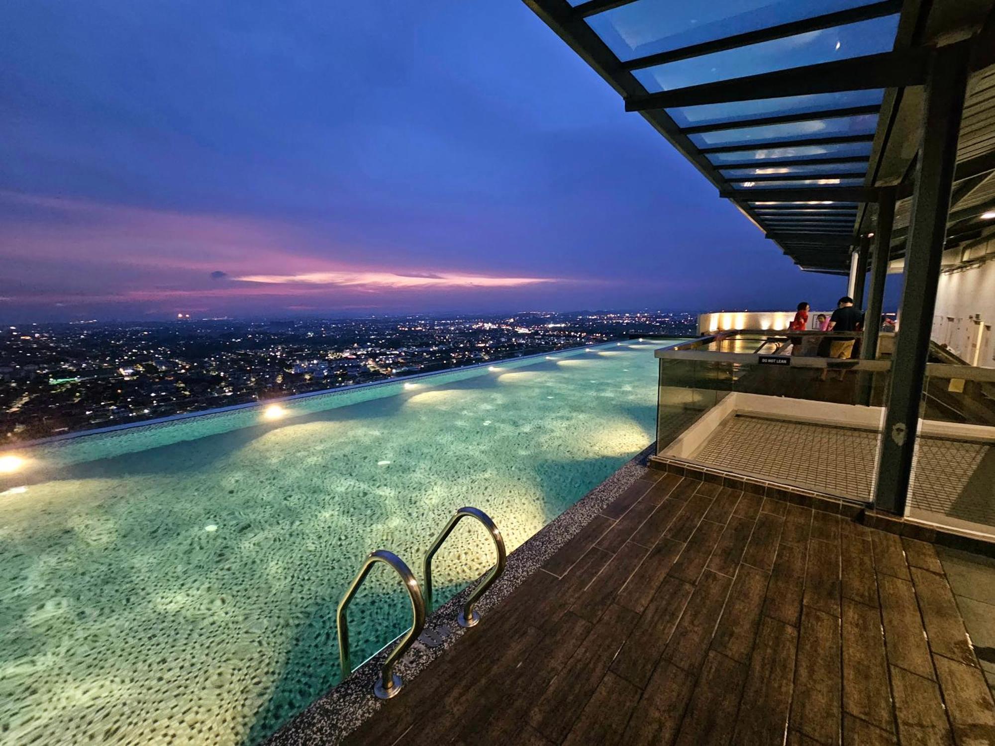 Quartz Residence - Melaka Buitenkant foto